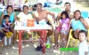 Jesús Ramiro Gómez Mena de paseo en acapulco acompañado de su familia. En la Playa la Roqueta.