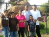 Salvador Vielma, Ofelia de Vielma y sus nietos Biby, Cristian, Jr y Goyo en un parque en la ciudad de Dallas Tx.