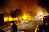 Cerca de cinco horas lucharon los bomberos de Gómez Palacio, Torreón
y Ciudad Lerdo, para sofocar el incendio registrado durante la tarde y noche del martes en la Distribuidora
de Calzado y Equipo Industrial Discalse, S.A. de C.V.