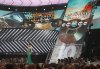 Carrie Underwood cantó su himno de venganza Before He Cheats tras ganar dos Grammy, incluyendo a mejor vocalista femenina de música country.