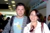 27022008
Alejandra Santos y Gonzalo Ochoa llegaron a Torreón procedentes de la Ciudad de México.