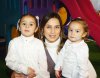 03022008
Daniela de Del Río con sus hijas Renata y Rebeca del Río Peters.