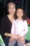 12022008
Claudia Ramos de Solares y su niña Claudia Solares.