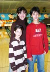 14022008
Valente con su mamá y su hermano Juan Carlos.