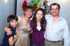 26022008
Ana Claudia con sus papás, Enna López Sánchez y Miguel Cárdenas González y su hermano Miguel.