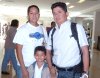 04032008
A México viajó Natividad Ibarra, lo despidieron Ángeles Montaño y Adán Gabriel Ibarra.