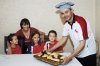 02032008
Juan Carlos Romero, le encanta cocinar, su esposa Myrna y sus niños disfrutaron de unas ricas empanadas chilenas.