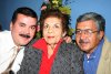 06032008
Señora Griselda Hernández Sánchez cumplió 80 años de vida, acompañada de sus hijos Salvador y Miguel Ángel Roa Hernández.
