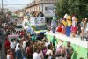 Aunque la cita fue en punto de las
11 de la mañana en la Plaza de Armas
de Lerdo, desde temprana hora, cientos
de familias, se dieron cita en los diversos puntos de reunión de este tradicional desfile.