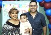 10032008
Un año de vida cumplió Sergio Tadeo, por tal motivo sus papás Sergio García y Ana Esther Aguilar lo festejaron con una piñata.