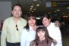 17032008
Martha Escalera y María Fernanda González viajaron a Tijuana y las despiden Lourdes, Silvia y la pequeña Luly.