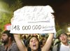 La última vez que se registró un 'cacerolazo' en Buenos Aires fue en marzo del pasado año, cuando miles de vecinos salieron a las calles indignados para protestar por un gigantesco apagón que se prolongó durante más de 24 horas.