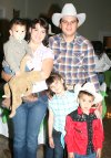 24032008
Rigoberto Becerra Pinedo y Rosa Huerta junto a hijos Daniel y Paola Becerra Huerta.