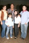 24032008
Salvador Valencia Peralta y Teresa Becerra Valencia con sus hijos Ana Teresa, Raquel y Salvador Valencia Becerra.