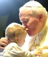 Juan Pablo II mostró su amor con los niños.
El Papa Juan Pablo II realizó un milagro cuando se encontró con un niño mexicano que tenía leucemia en 1990 y lo curó, sostienen un sacerdote y familiares del joven que actualmente tiene 19 años.