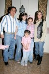 03042008
Alfredo Becerra Pinedo y Griselda Barraza en compañía de sus hijas, Griselda, Victoria y Valeria Becerra Barraza.