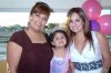 04042008
Ángela con su abuelita Mayela y su mamá Estefanía.