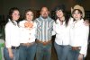 07042008
Salvador Becerra y Teresa Huerta con sus hijas Tere, Cristina y Liliana.