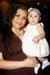 06042008
Rebeca Rojas junto a su querida bebé Guillermina Carrillo.
