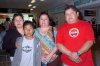 17042008
Llegaron de México, Iliana Dávila y Roberto Ramírez Jr., acudieron a recibirlos Roberto y Daniela Ramírez.