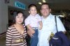 23042008
Ricardo Torres viajó a Guadalajara y lo despidió Cinthia López.