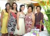 06042008
La Srita. Crystal Azucena García Escareño fue felicitada en compañía de amigas  y familiares por su cercano enlace matrimonial.