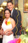 22042008
Karla Franco Zúñiga y Enrique Martínez Martínez, se casarán en breve tiempo y por ello fueron despedidos de solteros el sábado pasado.