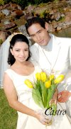 Sr. Alberto López Villalobos y Srita. Elvia Parrilla Santacruz, el día que contrajeron matrimonio en el altar de la parroquia del Espíritu Santo el sábado 29 de marzo de 2008. 

Castro Fotografía