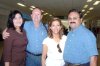 04052008
A su llegada de Juárez, Chihuahua, Carolina Pérez de Betancourt fue recibida por su esposo Isidro Betancourt