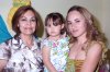 02052008
La festejada junto a su abuelita Carmen Villarreal y su mamá Flor.
