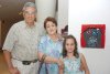 04052008
Mayté Kawas acompañada por sus abuelos Sergio y Teresa Sandoval.