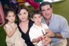 Cumplen 5 y 3 años
Mayra Dávila de De Cayón e Israel De Cayón con sus hijos María José y Diego.
