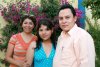 14052008
Olga Nayely con sus padres Gabriel Martínez Arteaga y Olga Huerta Morales, organizadores de su fiesta de cumpleaños