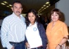 01062008
Cristina Olvera fue despedida por Sergio Olvera y Esther Arroyo, por su viaje a Canadá