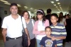01062008
Viajó a Canadá Cristina Manquero y fue despedida por su familia José Manquero, Socorro Carvajal y los pequeños José Luis y Armando Manquero