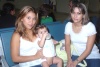 03062008
Mayra Montalvo, Dulce Díaz y la pequeña Viviana Marín, se marcharon a la ciudad de Villahermosa, Tabasco.