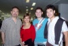12062008
Arely Álvarez viajó a la ciudad de Tijuana, Baja California y fue despedida por Luis Carlos y Lupita  Álvarez.