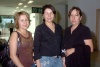 15062008
Mercedes Yáñez viajó a Los Ángeles, California y fue despedida por Liliana y Gabriela Yáñez