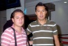 16062008
Jesús Estrada, su esposa Alejandra de Estrada y la pequeña Raquel viajaron a Mazatlán, Sinaloa.