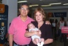 20062008
Elizabeth Durán de Saracho y el pequeño Roberto Mayer, fueron despedidos por Sergio Saracho por su viaje a Villahermosa, Tabasco.