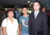 25062008
Imelda y Ángel Sánchez despidieron a Adrián Rentería que viajó a la Ciudad de México