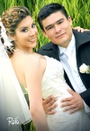 Srita. Claudia Leticia Robles Guillén el día de su enlace matrimonial con el Sr. Rafael Martínez Medina.

Rofo Fotografía