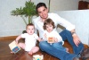 15062008
La familia reunida Luis y Gaby con todos sus hijos.