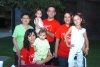 15062008
Violeta Pimentel Guerrero acompañada de sus hijos Mariana y Miguel Peña Pimentel