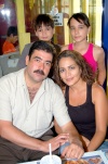 19062008
Mario Arratia, Laura García y los niños Raúl y Samantha Romero