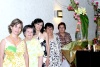 25062008
La festejada acompañada de Tere Van der Elst, Galdina, Silvia y Alicia del Río