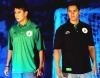 En la parte superior lleva una aureola y el nombre del Club Santos Laguna.