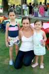 06072008
Laura Araluce y sus niños Pablo y Ana Laura