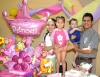 06072008
Alex Araujo Silero acompañado de algunos asistentes a su divertida fiesta de cumpleaños