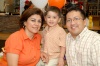 10072008
Karim Alejandro Massu Tamez, en la compañía de sus papás Karim Alejandro Massu González y María Isabel Tamez de Massu y su hermana Valeria
